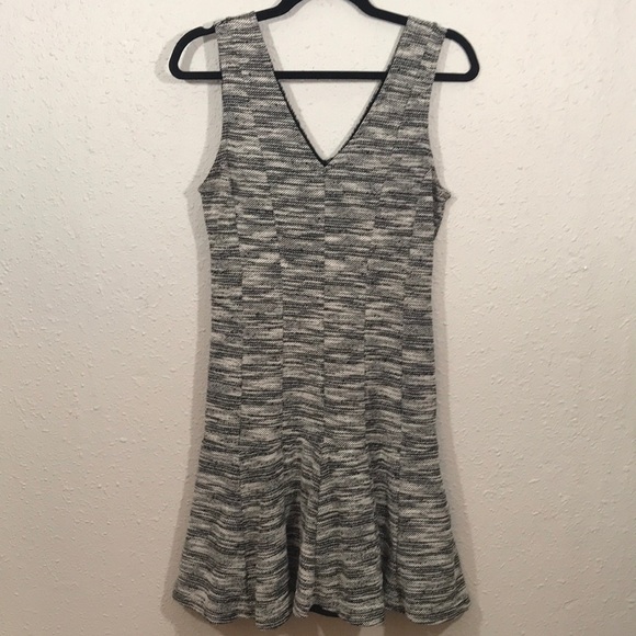 Banana Republic V-Neck Black & Ivory Marbled Tweed Dress size 8 - Picture 1 of 9